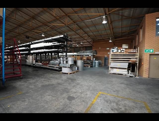 5,358M² WAREHOUSE TO LET IN LASER PARK